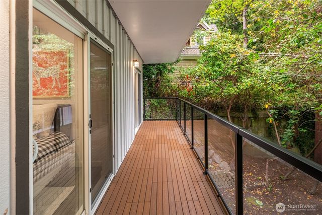 4626 33rd Avenue W, Seattle, WA 98199