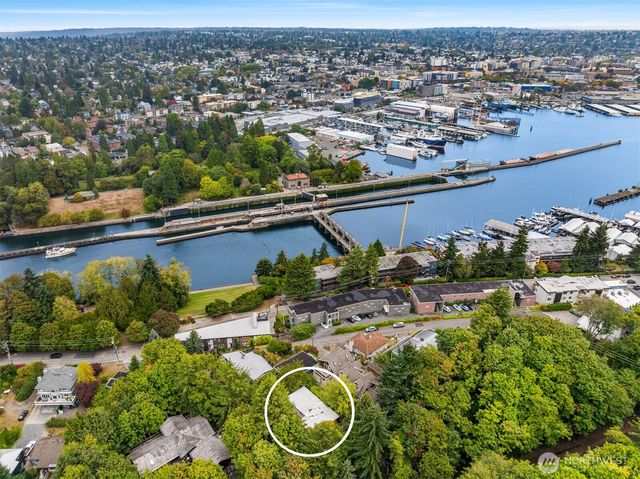 4626 33rd Avenue W, Seattle, WA 98199