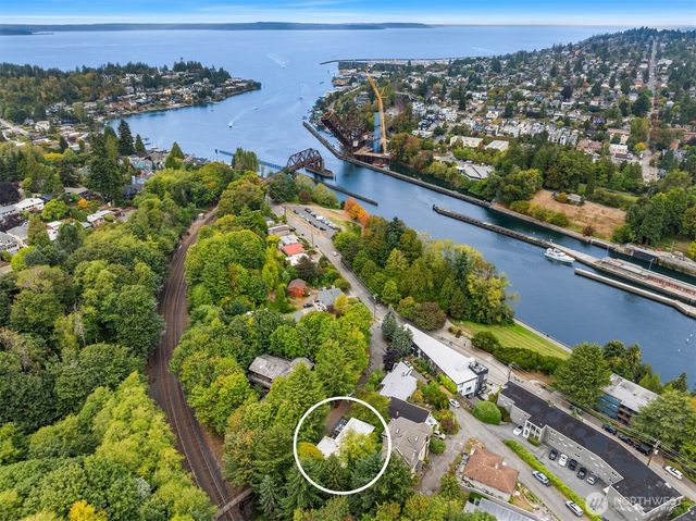 4626 33rd Avenue W, Seattle, WA 98199