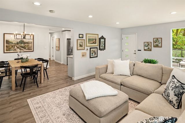 4626 33rd Avenue W, Seattle, WA 98199