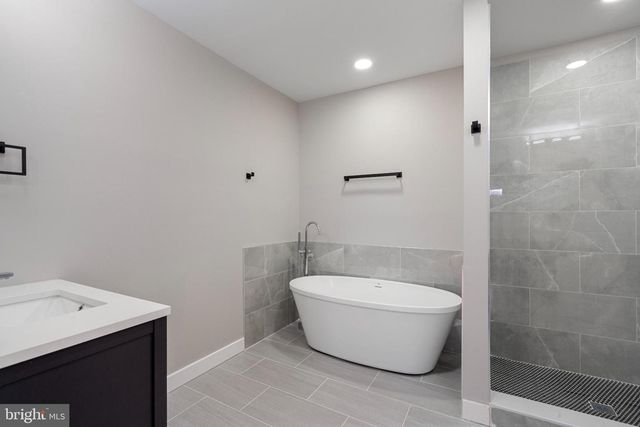 2316 MONROE ST NE, Washington, DC 20018