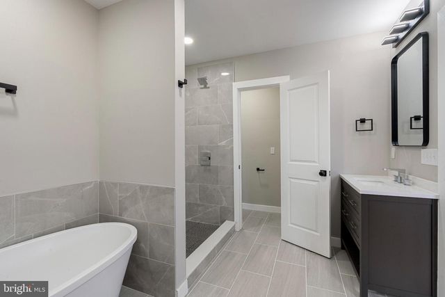 2316 MONROE ST NE, Washington, DC 20018