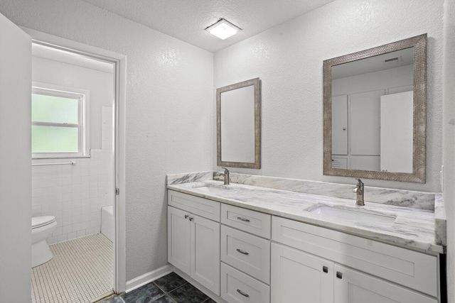 703 Woodland Hills Dr., Hattiesburg, MS 39402