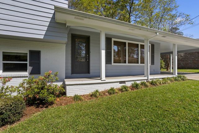 703 Woodland Hills Dr., Hattiesburg, MS 39402