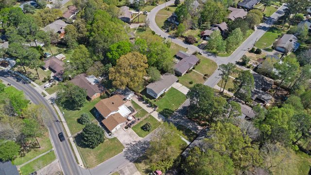 703 Woodland Hills Dr., Hattiesburg, MS 39402