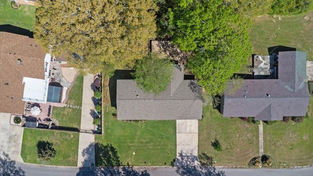 703 Woodland Hills Dr., Hattiesburg, MS 39402