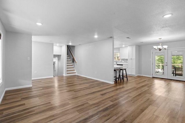 703 Woodland Hills Dr., Hattiesburg, MS 39402