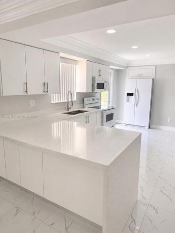 5735 Hayes Street, Hollywood, FL 33021