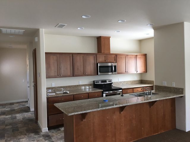 741 SW Kinsington Court, Grants Pass, OR 97526