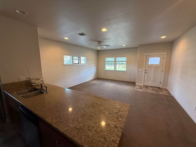 741 SW Kinsington Court, Grants Pass, OR 97526