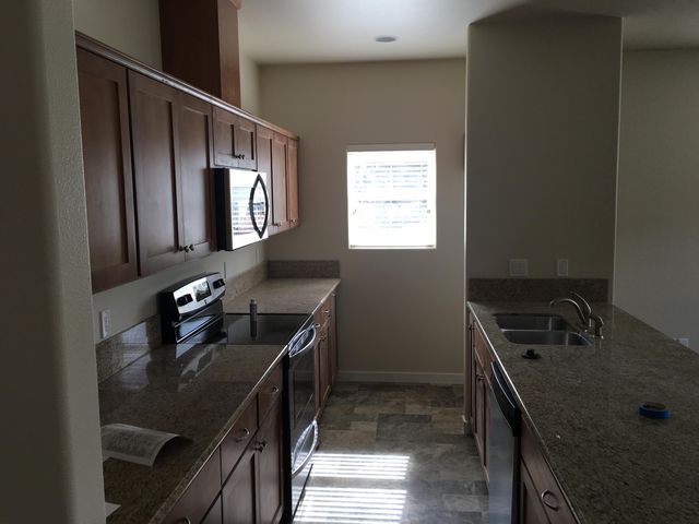 741 SW Kinsington Court, Grants Pass, OR 97526