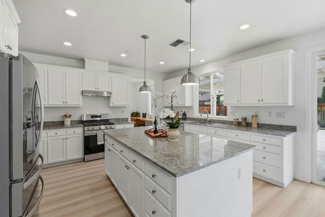 574 Mandevilla Dr, Brentwood, CA 94513