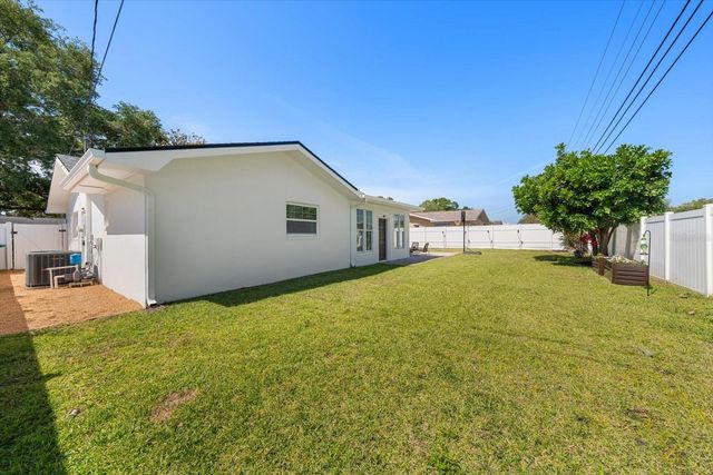 13497 100TH AVENUE, Seminole, FL 33776