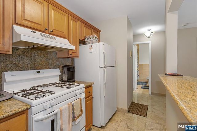 25 Market Street 4, Saddle Brook, NJ 07663