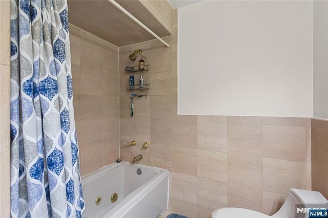 25 Market Street 4, Saddle Brook, NJ 07663