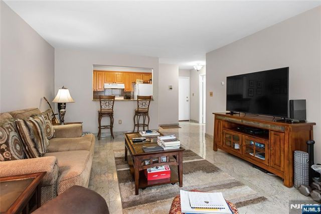 25 Market Street 4, Saddle Brook, NJ 07663