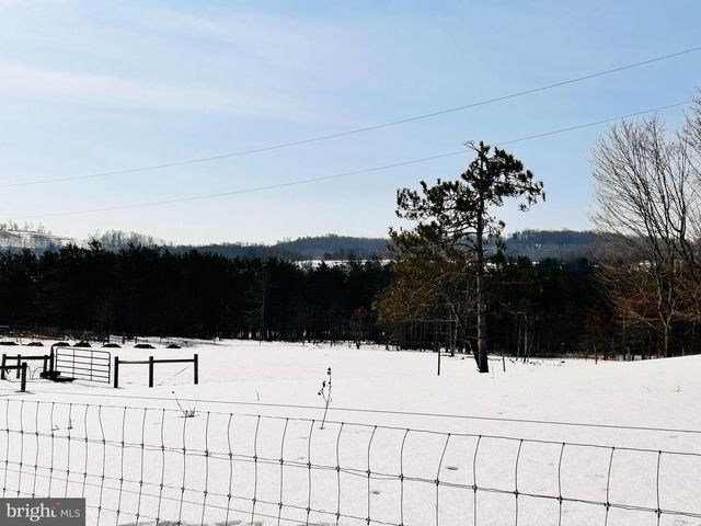 1800 ROSS RD, Curwensville, PA 16833