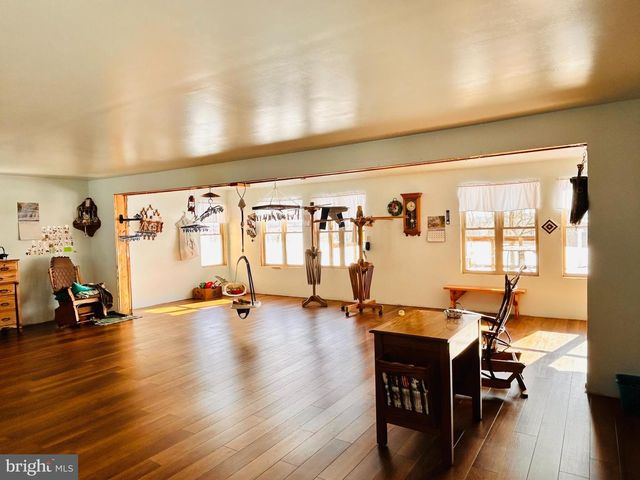 1800 ROSS RD, Curwensville, PA 16833