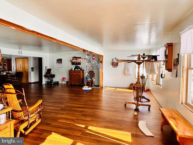 1800 ROSS RD, Curwensville, PA 16833