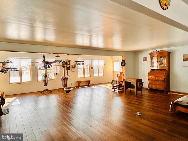 1800 ROSS RD, Curwensville, PA 16833