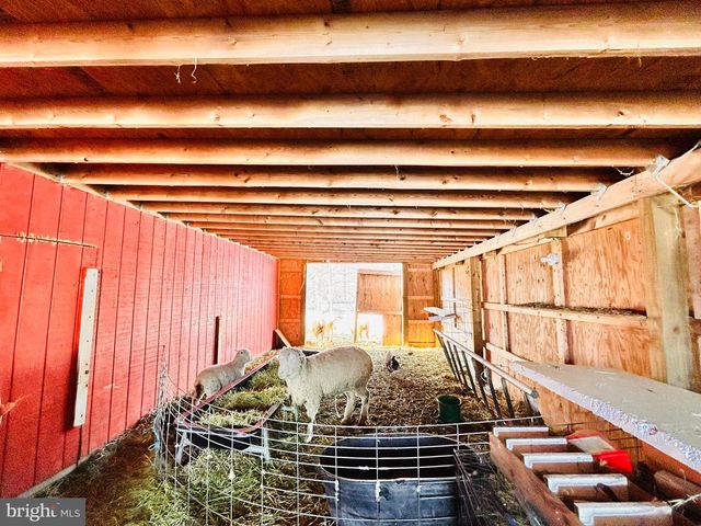 1800 ROSS RD, Curwensville, PA 16833