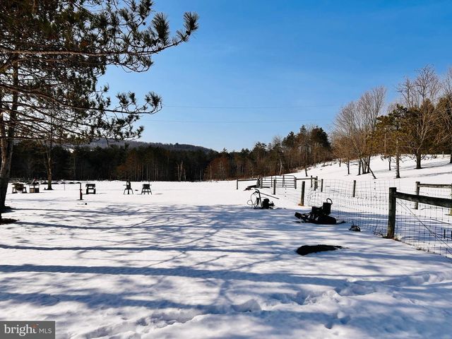 1800 ROSS RD, Curwensville, PA 16833