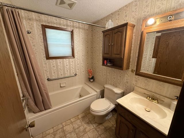 8428 Eastwood Road, Mounds View, MN 55112
