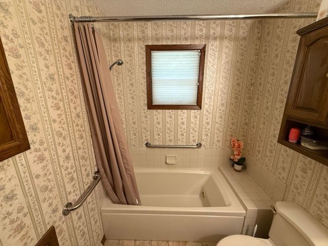 8428 Eastwood Road, Mounds View, MN 55112