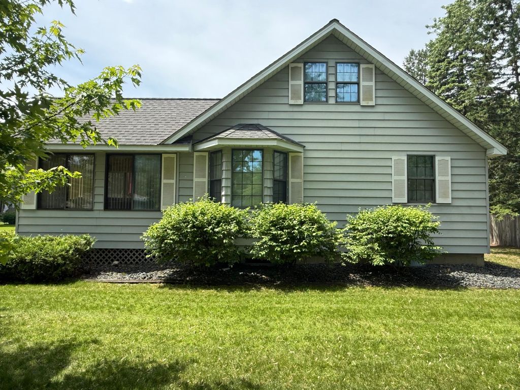8428 Eastwood Road, Mounds View, MN 55112