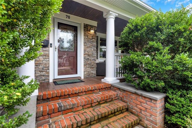 70 Reid Avenue, Rockville Centre, NY 11570