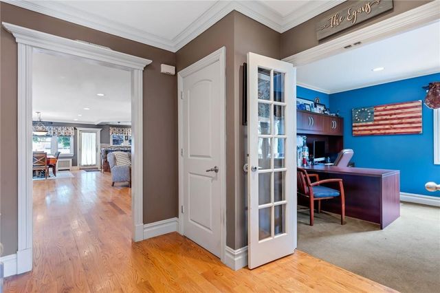 70 Reid Avenue, Rockville Centre, NY 11570