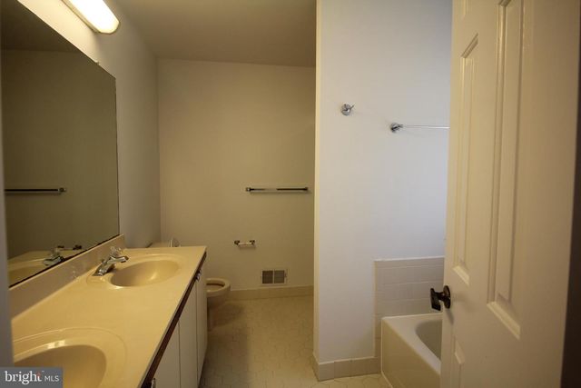 37-F MELROSE RD, Princeton, NJ 08540