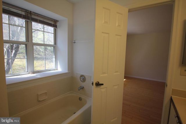 37-F MELROSE RD, Princeton, NJ 08540