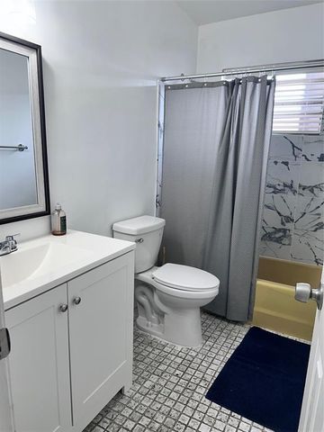 846 NW 8th St, Hallandale Beach, FL 33009