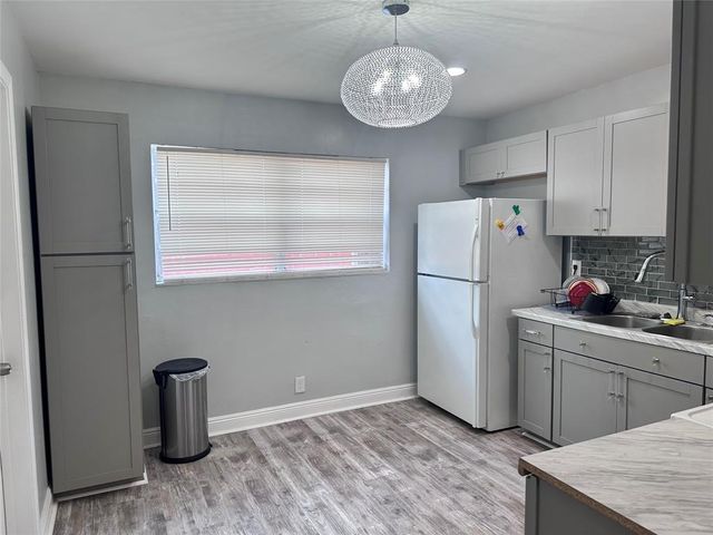 846 NW 8th St, Hallandale Beach, FL 33009