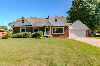 711 Lander Road, Highland Heights, OH 44143