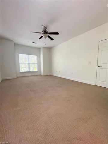 200 Lennox Drive 2D, Jamestown, NC 27282