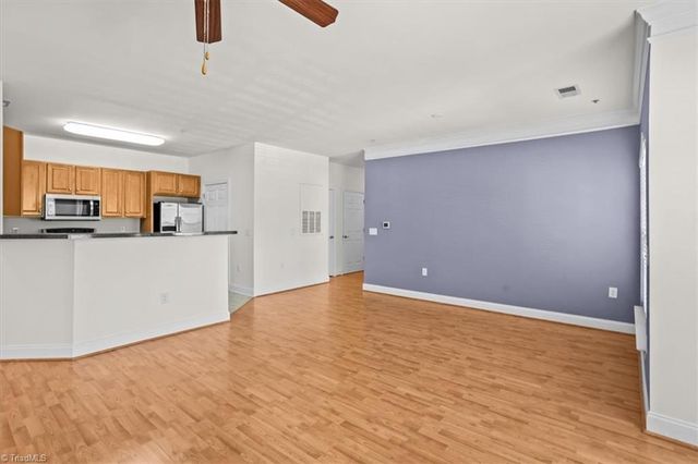 200 Lennox Drive 2D, Jamestown, NC 27282