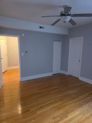 6926 S Paxton Avenue 1N, Chicago, IL 60649