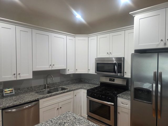 6926 S Paxton Avenue 1N, Chicago, IL 60649