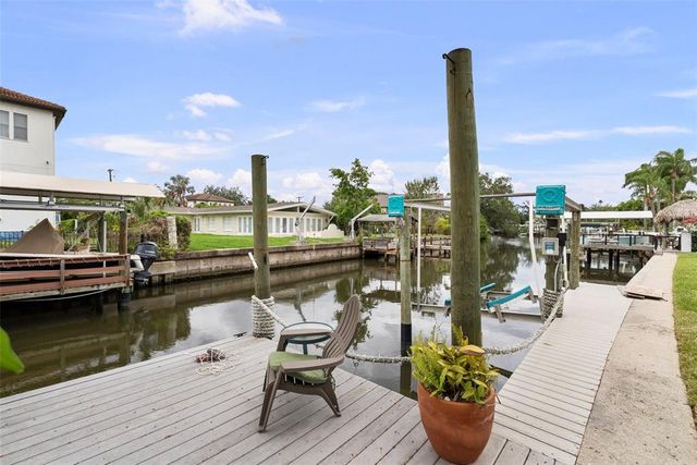 648 GENEVA PLACE, Tampa, FL 33606