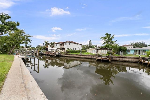 648 GENEVA PLACE, Tampa, FL 33606