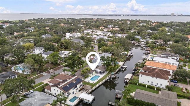 648 GENEVA PLACE, Tampa, FL 33606