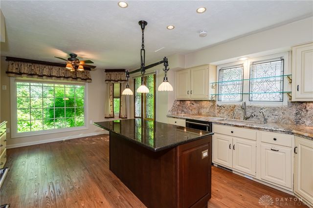 1910 Rustling Oak Court, Washington Twp, OH 45459