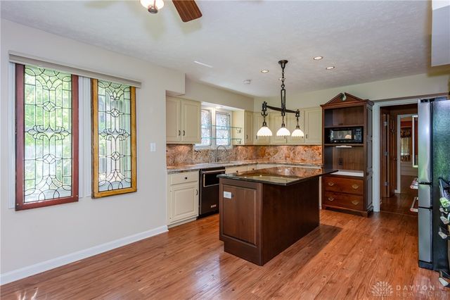 1910 Rustling Oak Court, Washington Twp, OH 45459