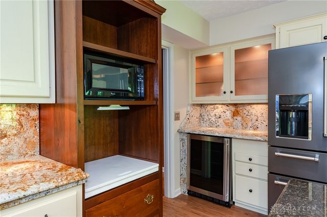 1910 Rustling Oak Court, Washington Twp, OH 45459