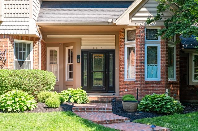 1910 Rustling Oak Court, Washington Twp, OH 45459