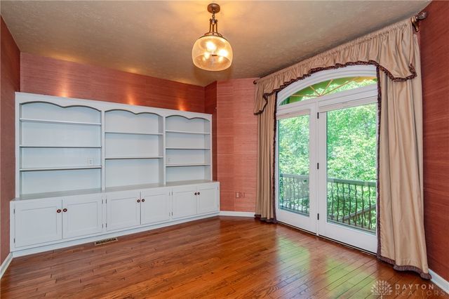 1910 Rustling Oak Court, Washington Twp, OH 45459