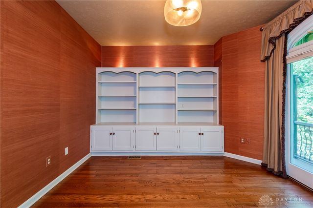 1910 Rustling Oak Court, Washington Twp, OH 45459