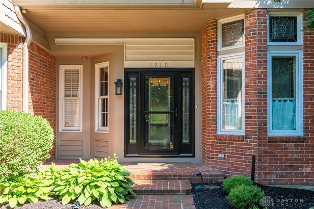 1910 Rustling Oak Court, Washington Twp, OH 45459